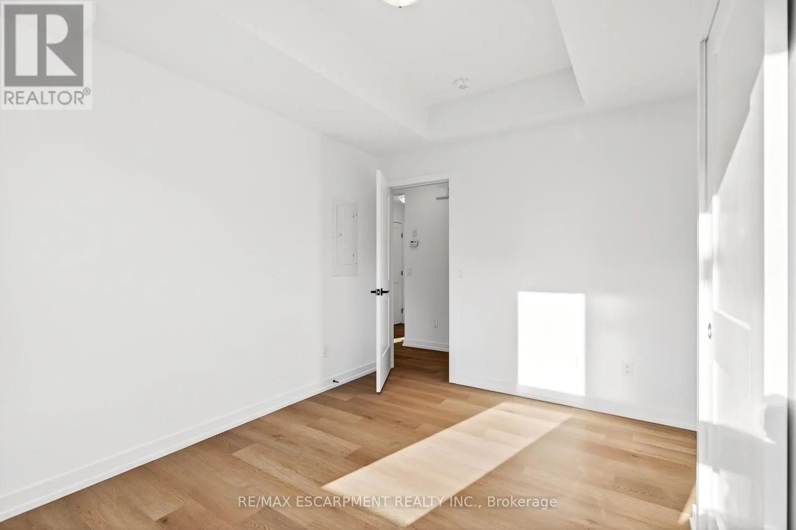 32 - 70 KENESKY DRIVE