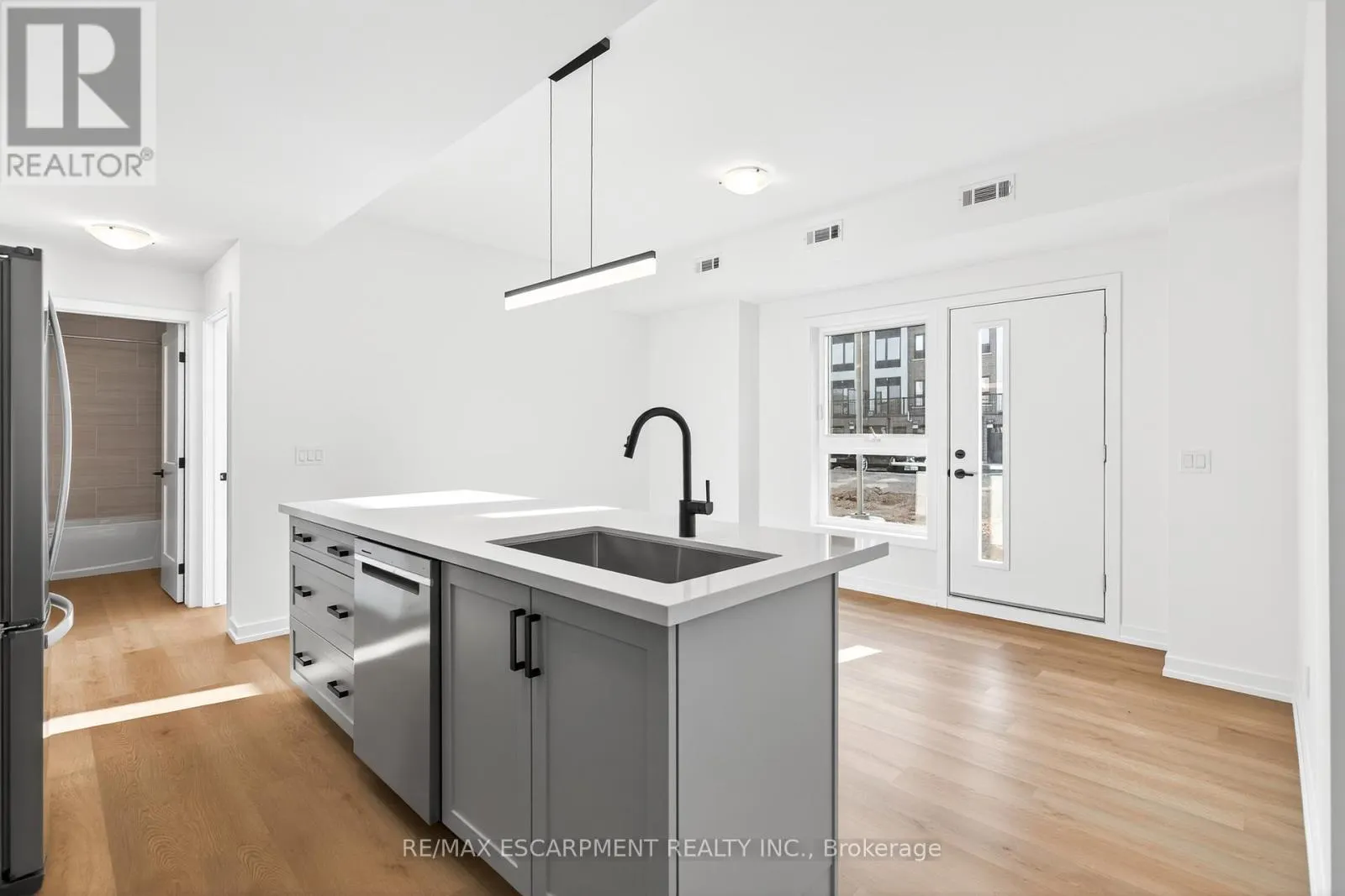 32 - 70 KENESKY DRIVE