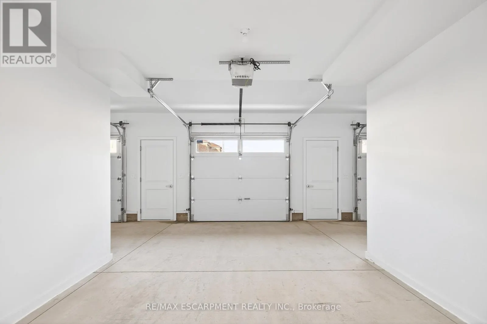 32 - 70 KENESKY DRIVE