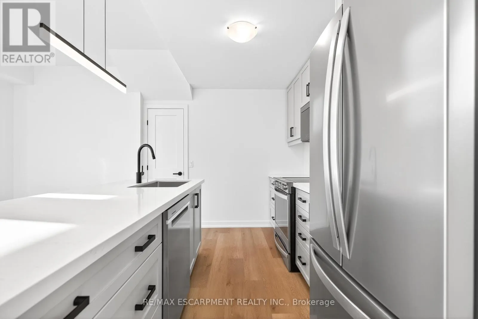 32 - 70 KENESKY DRIVE