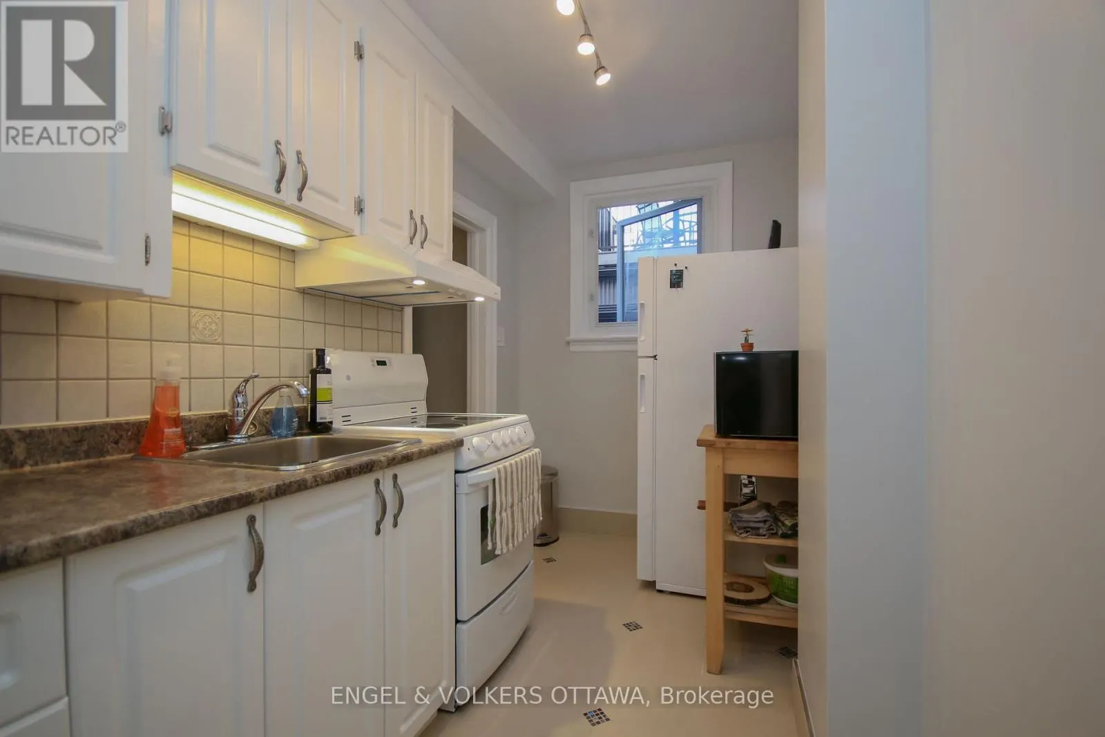 4 - 29 ARGYLE AVENUE