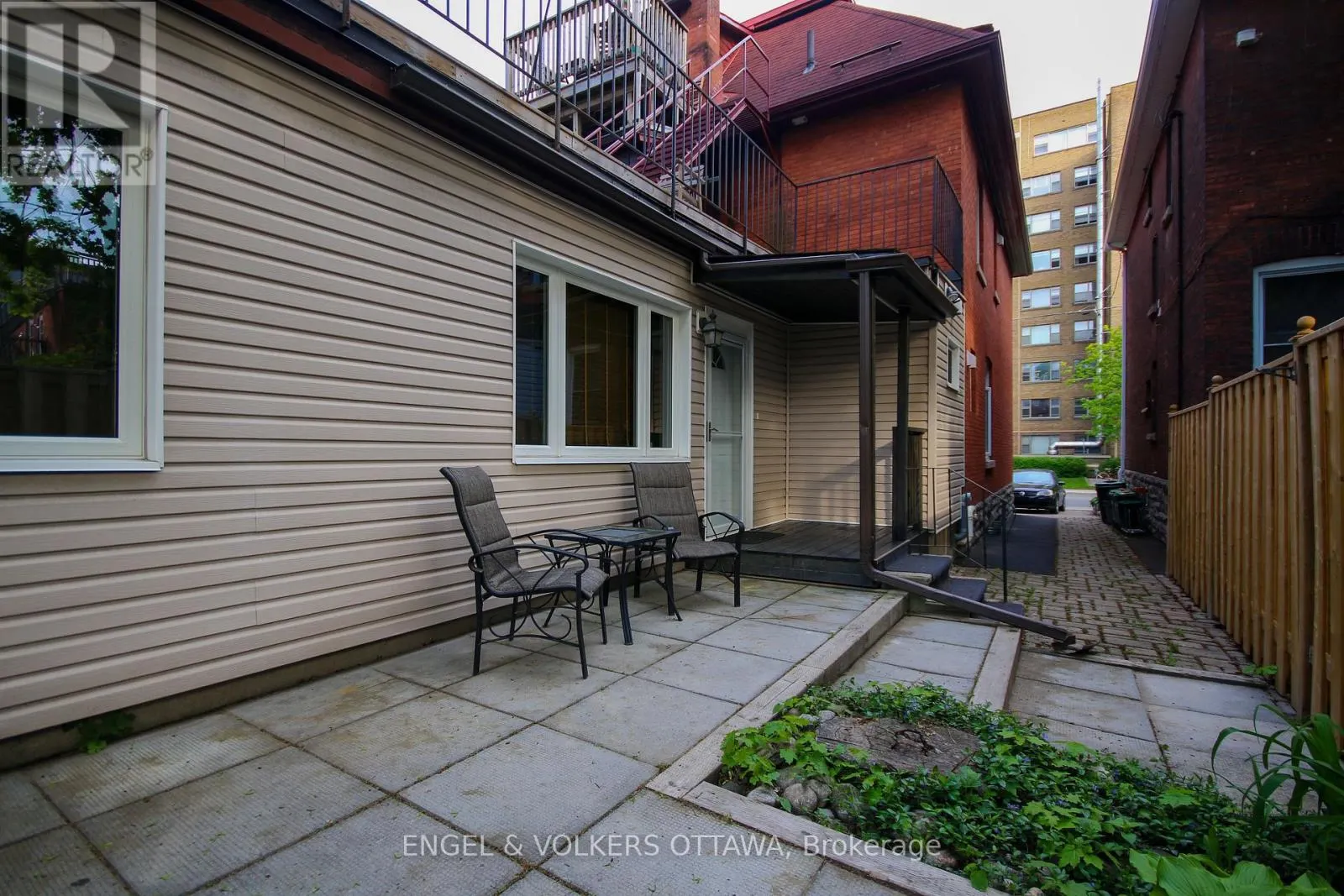 4 - 29 ARGYLE AVENUE
