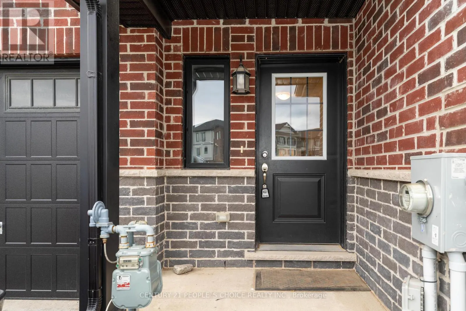 155 ROCHEFORT STREET