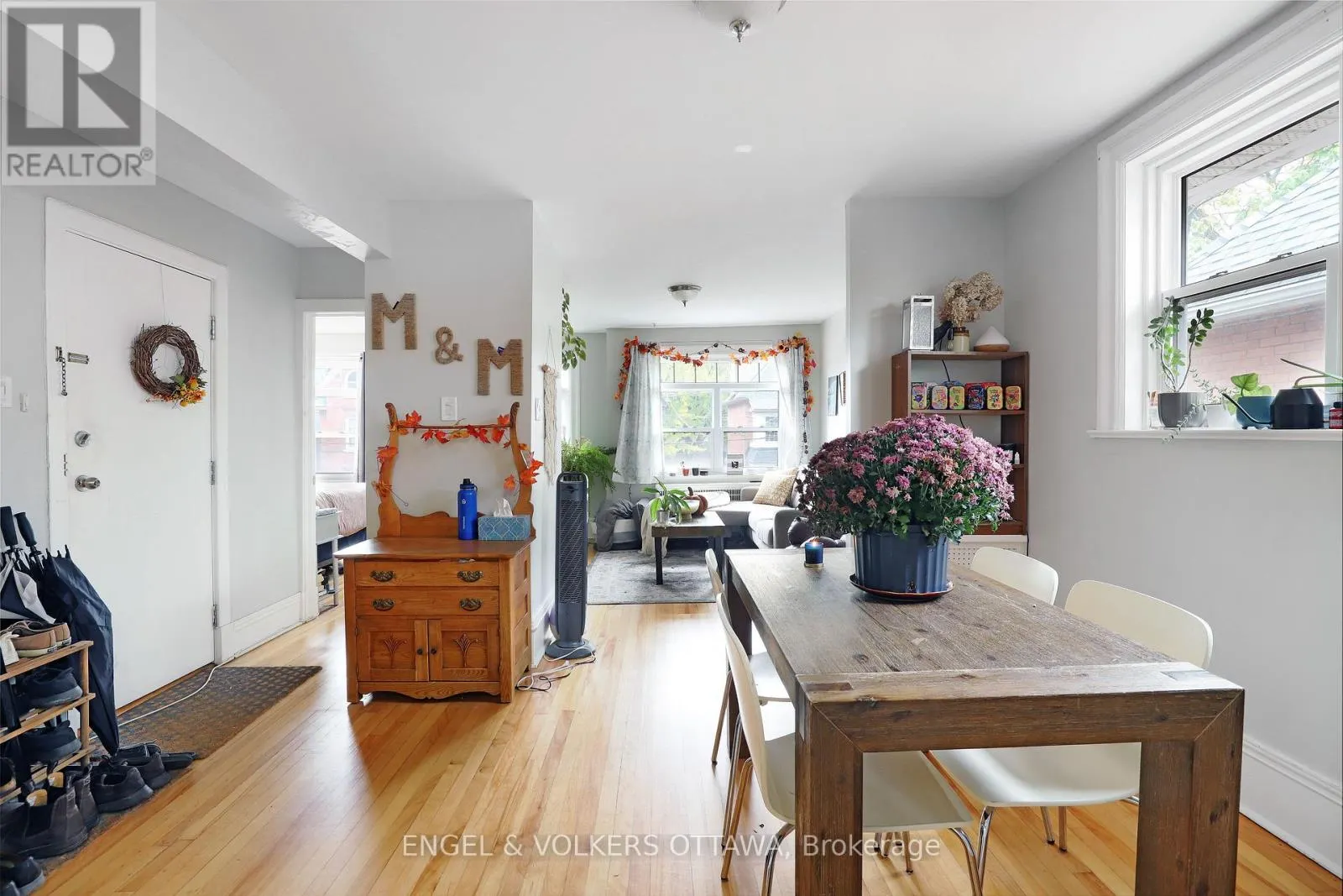 2 - 491 MCLEOD STREET