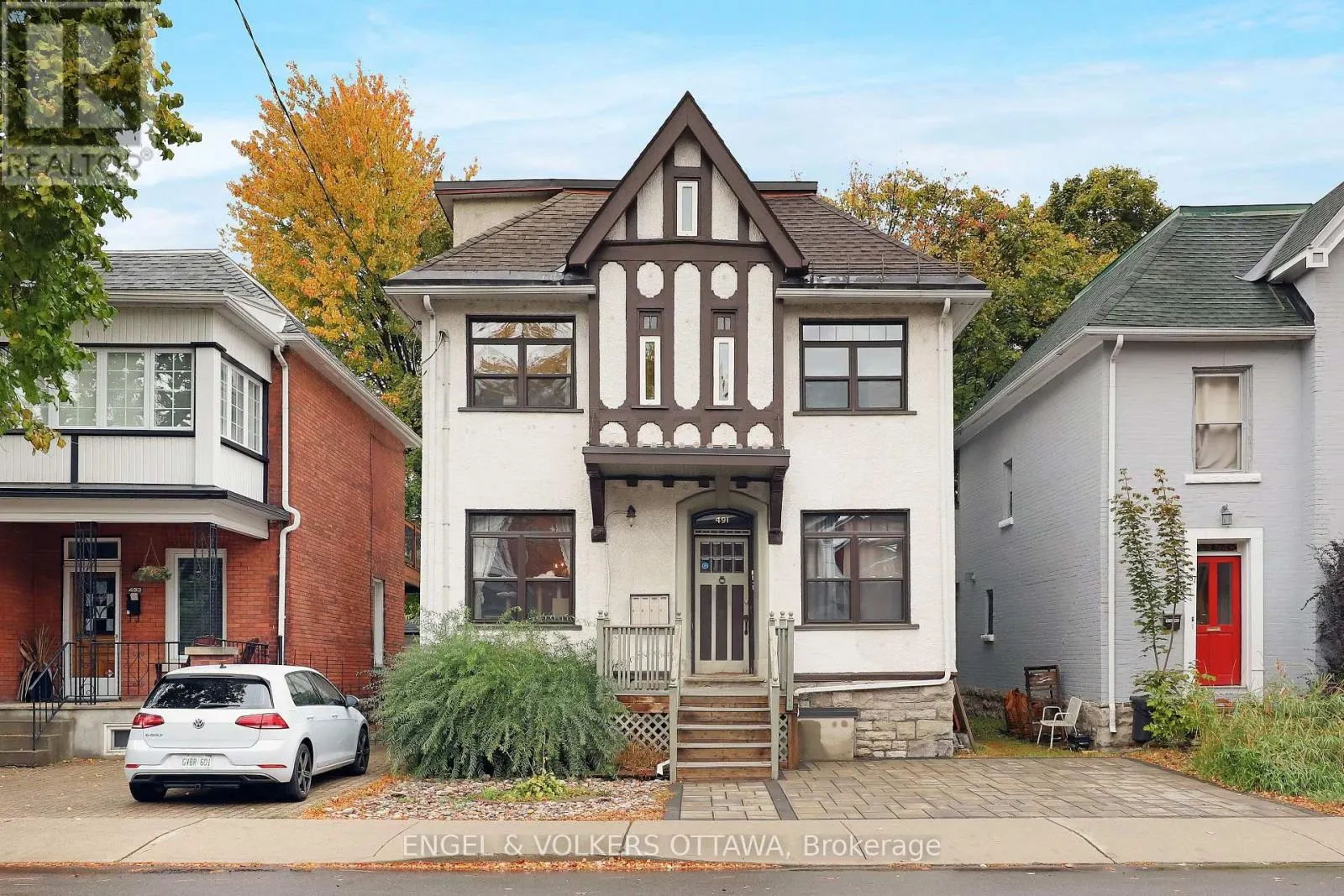 2 - 491 MCLEOD STREET