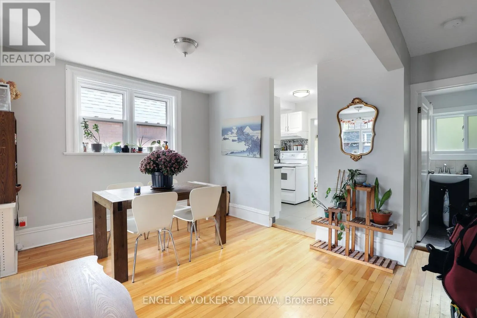 2 - 491 MCLEOD STREET