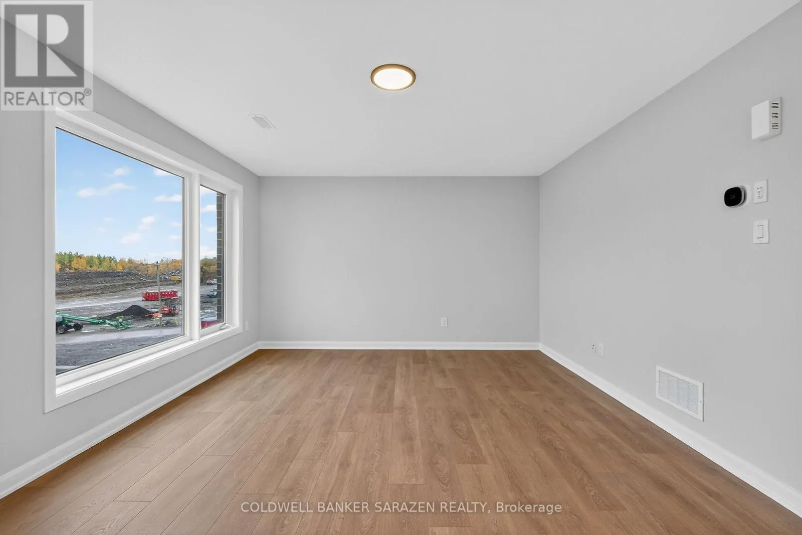 18 - 801 GLENROY GILBERT DRIVE