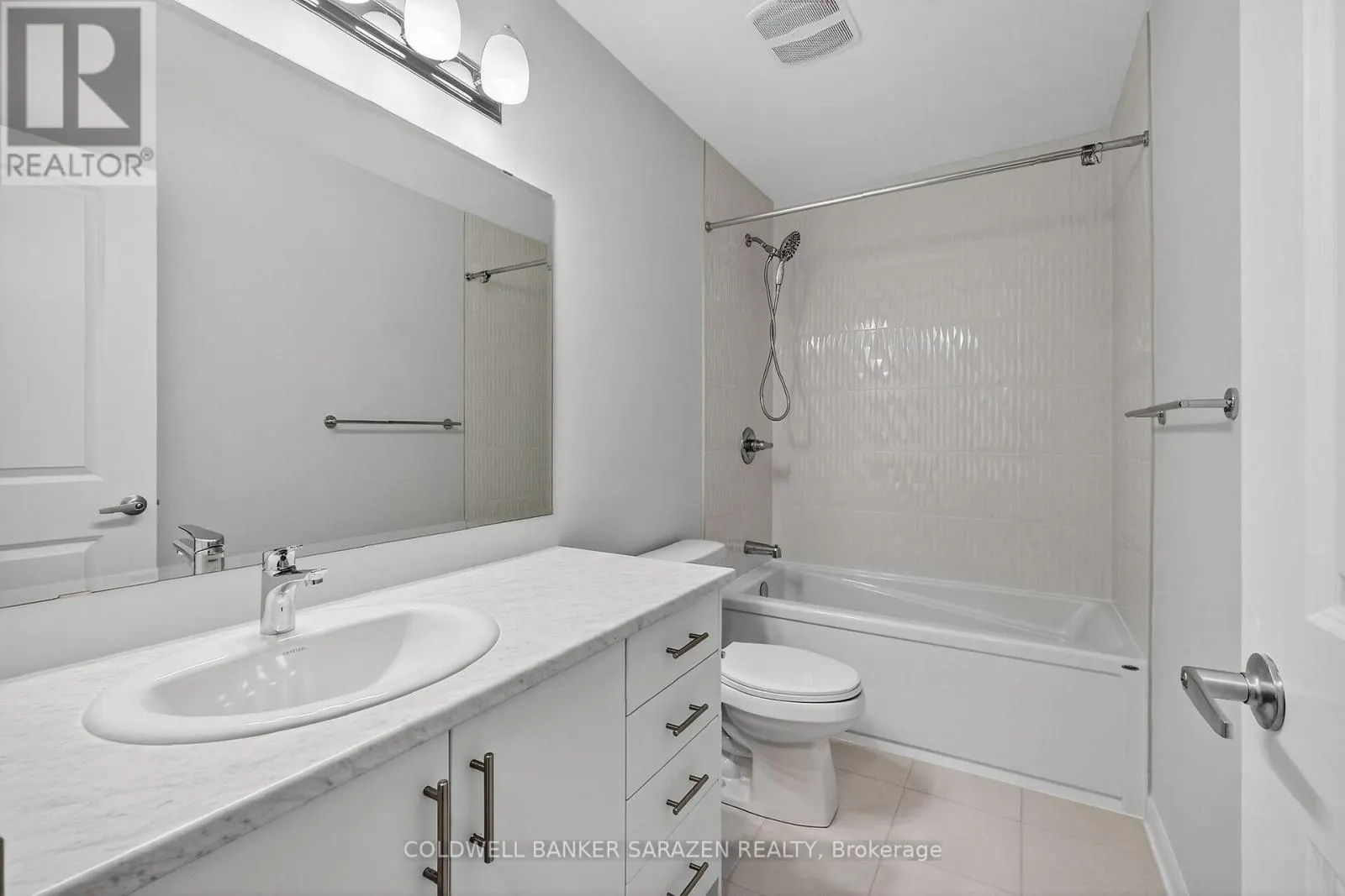 18 - 801 GLENROY GILBERT DRIVE