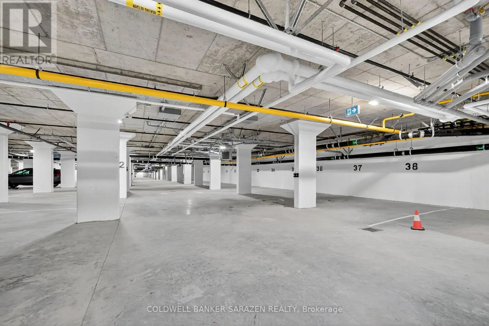 18 - 801 GLENROY GILBERT DRIVE