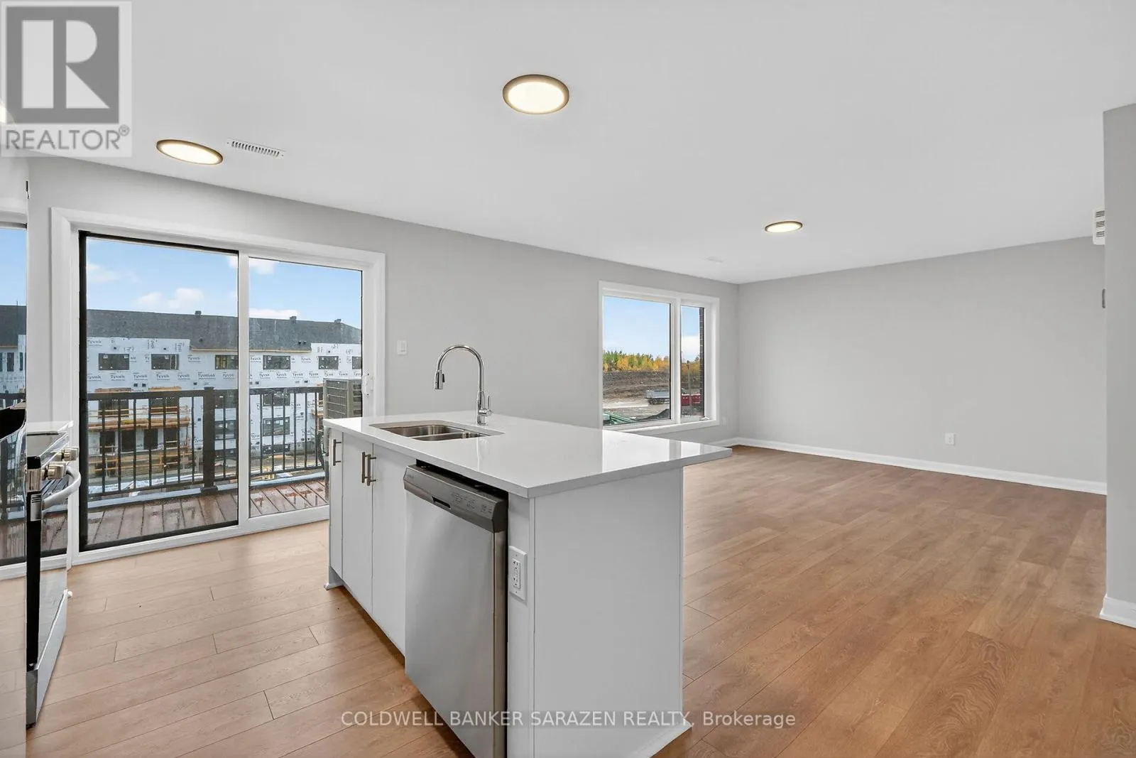 18 - 801 GLENROY GILBERT DRIVE