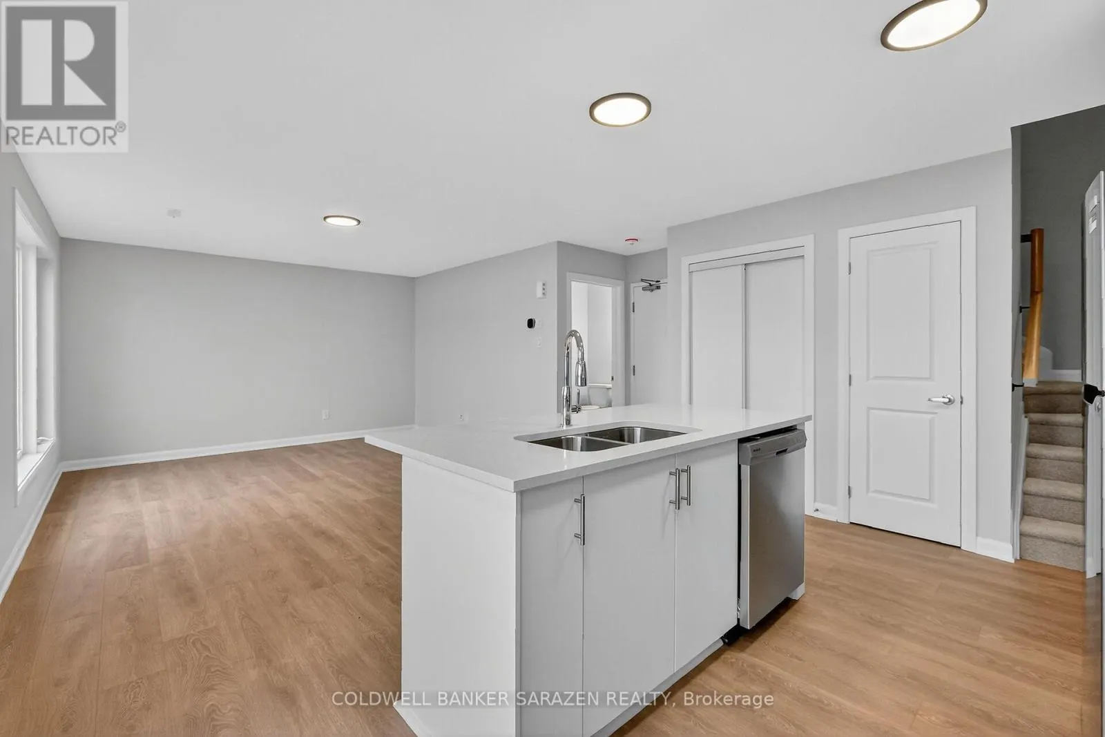 18 - 801 GLENROY GILBERT DRIVE