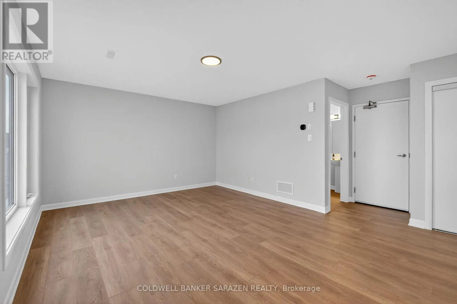 18 - 801 GLENROY GILBERT DRIVE