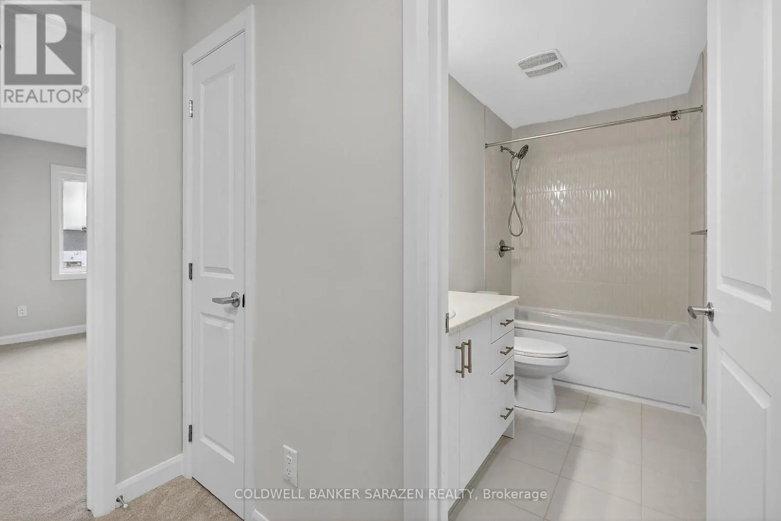 18 - 801 GLENROY GILBERT DRIVE