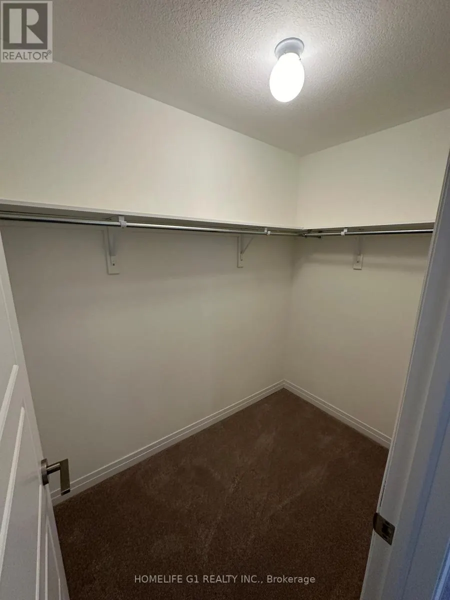 82 HITCHMAN STREET