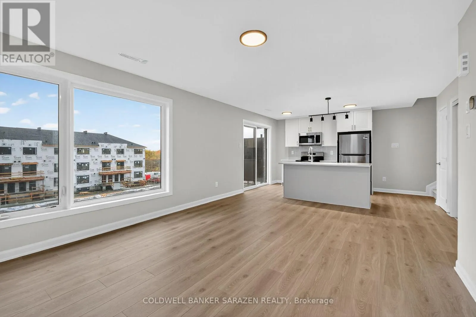 19 - 801 GLENROY GILBERT DRIVE