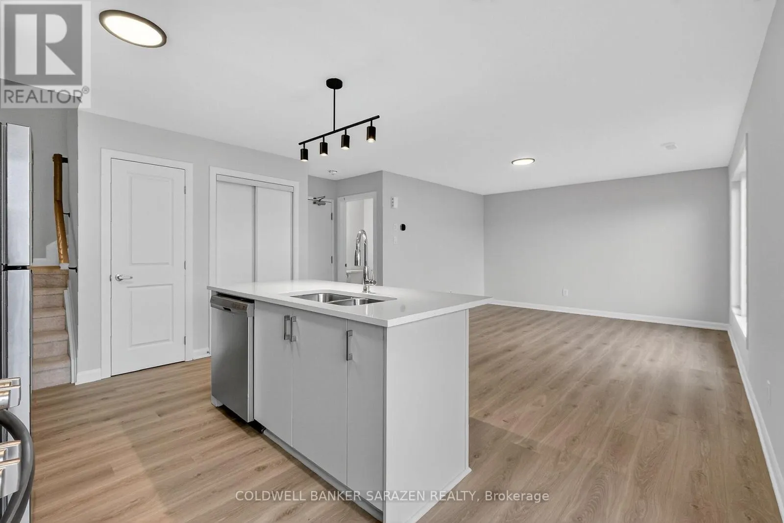 19 - 801 GLENROY GILBERT DRIVE
