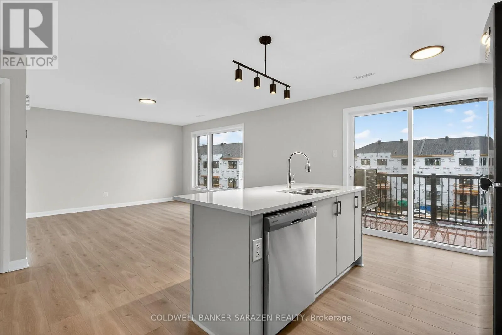 19 - 801 GLENROY GILBERT DRIVE