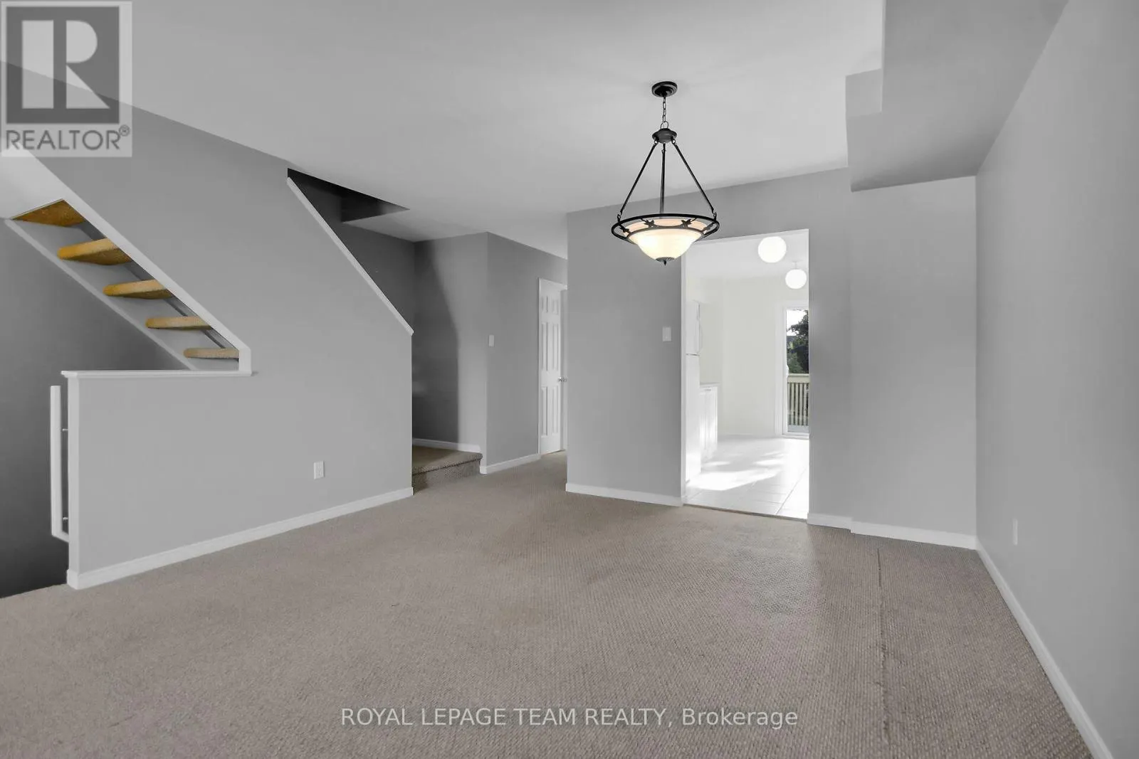 89 THORNBURY CRESCENT