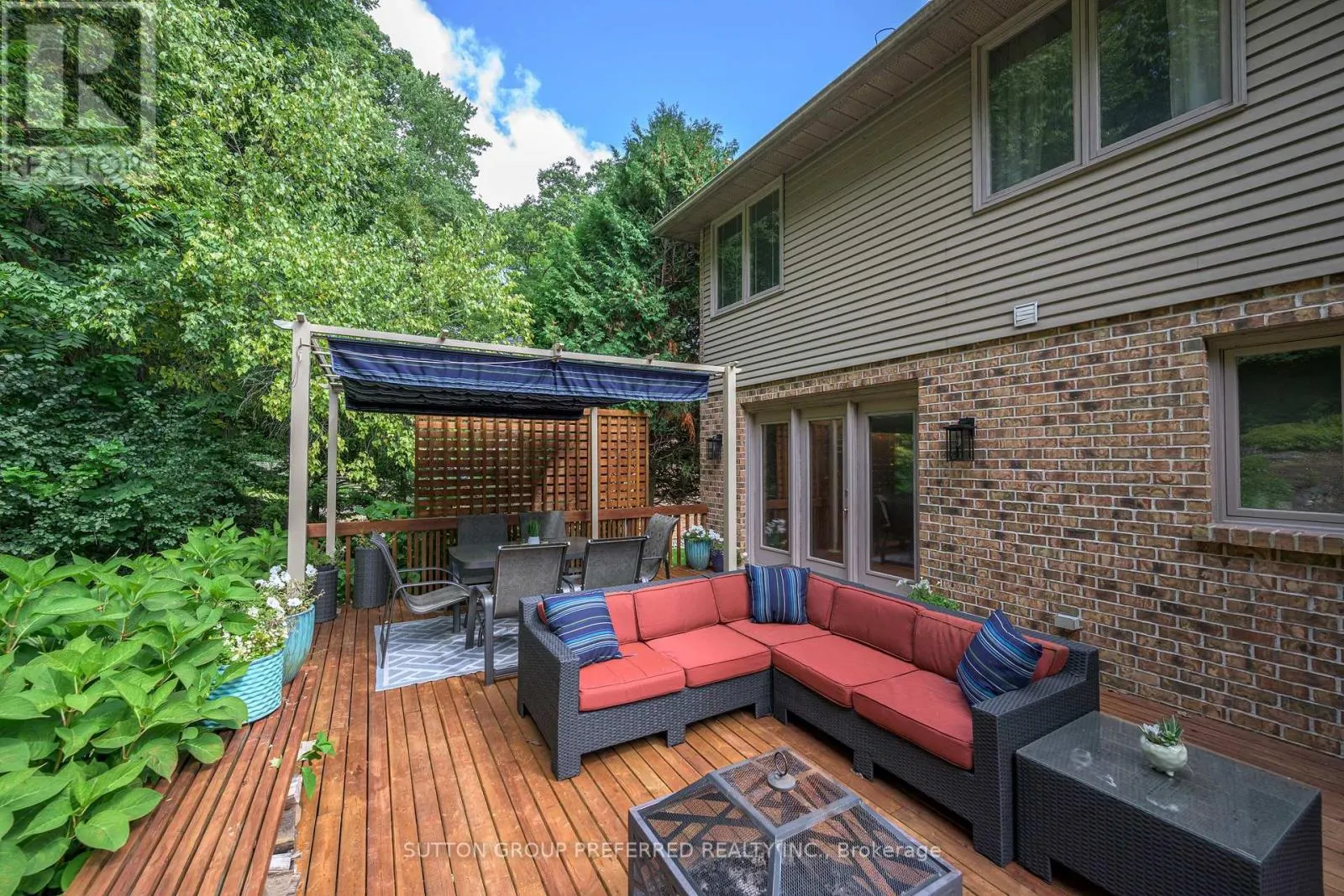 22 MAPLETON PLACE