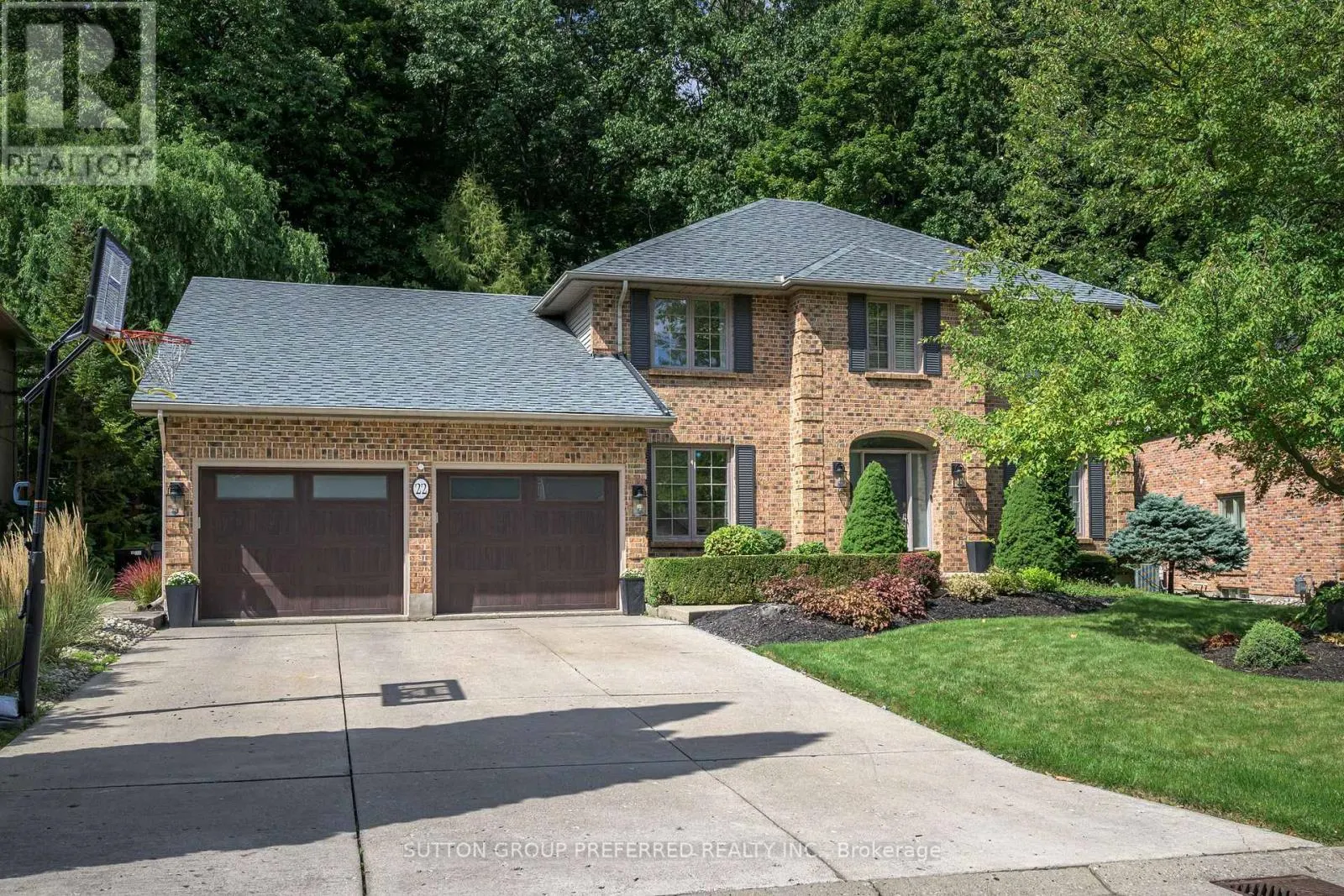 22 MAPLETON PLACE