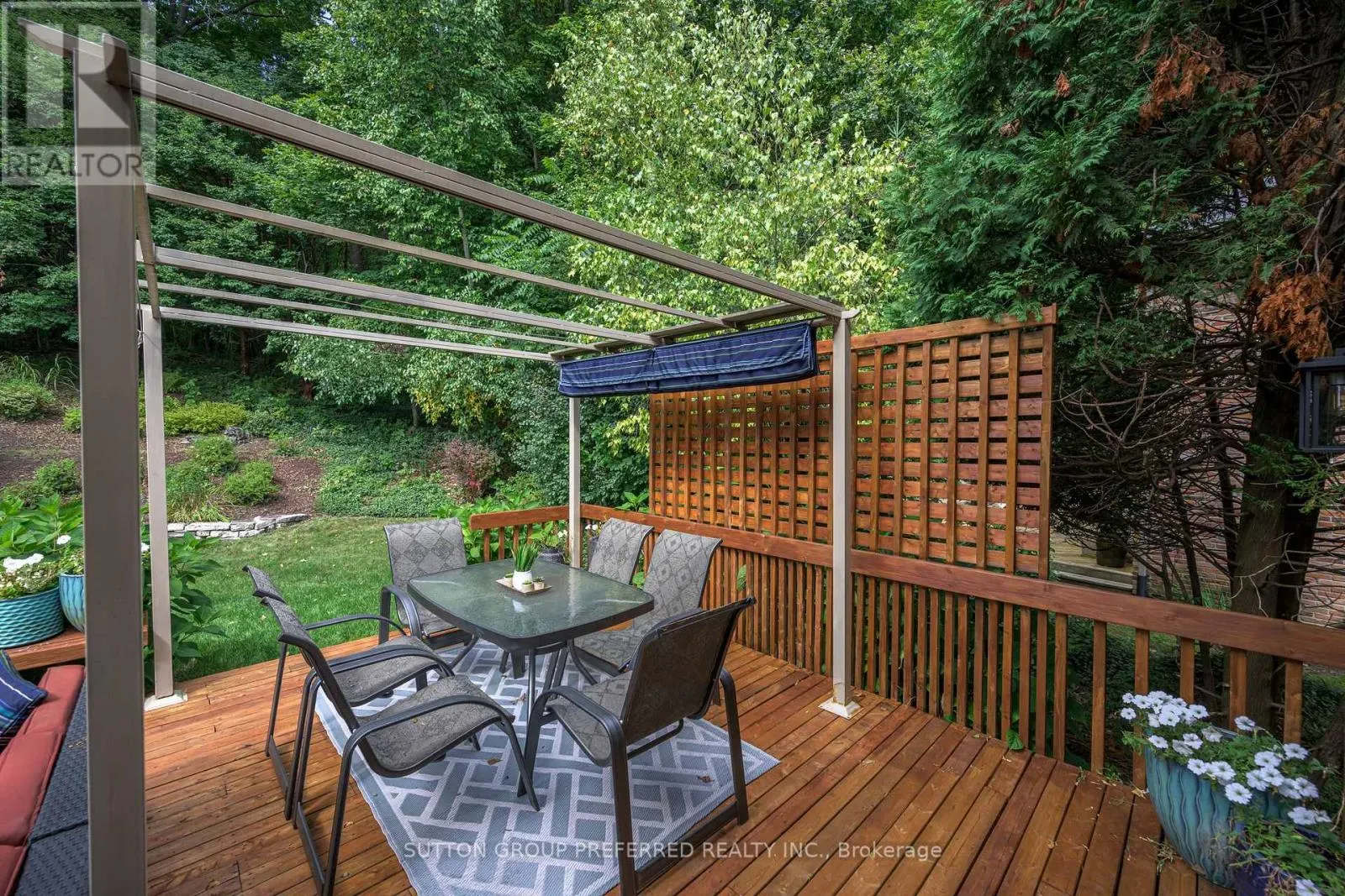 22 MAPLETON PLACE
