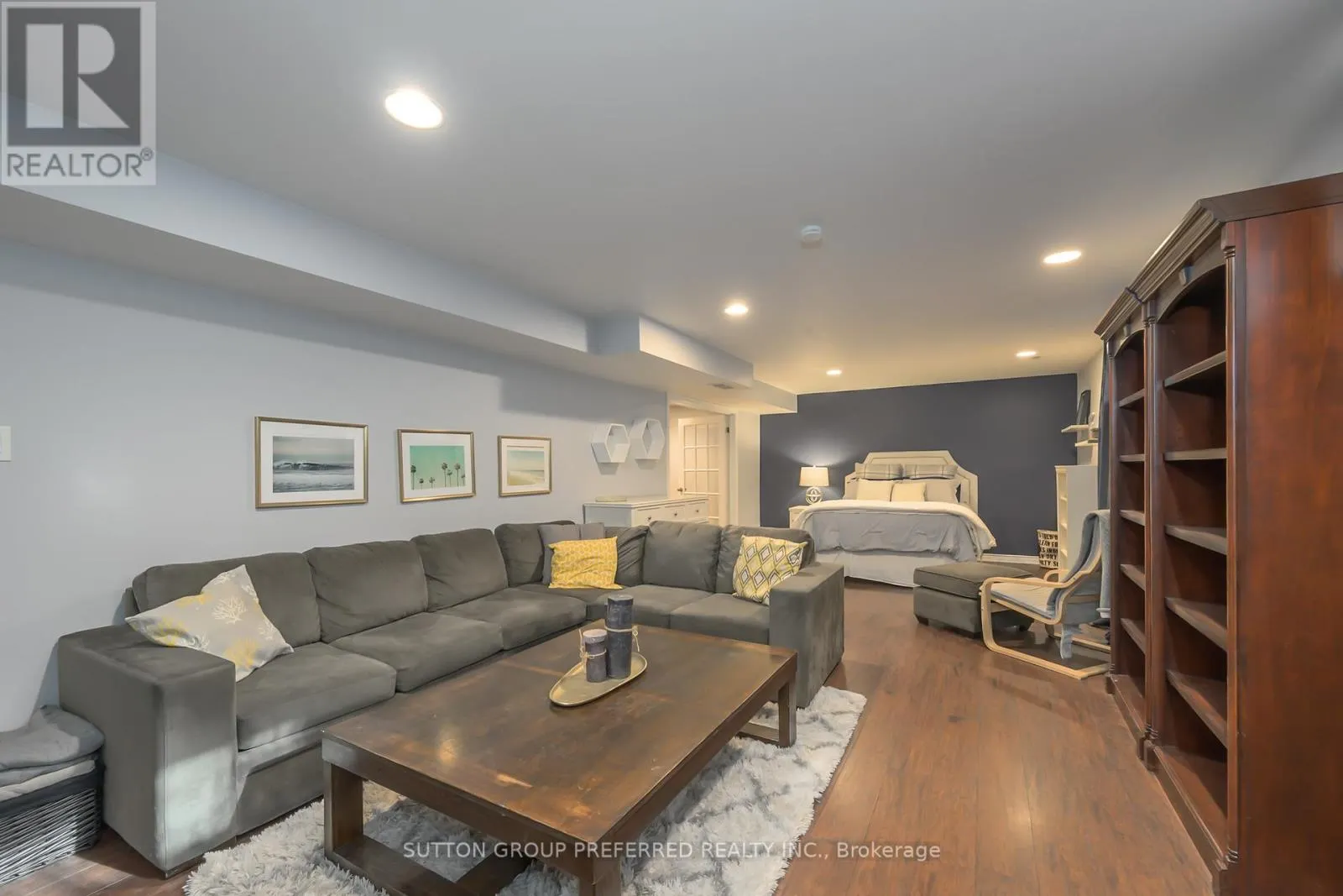 22 MAPLETON PLACE