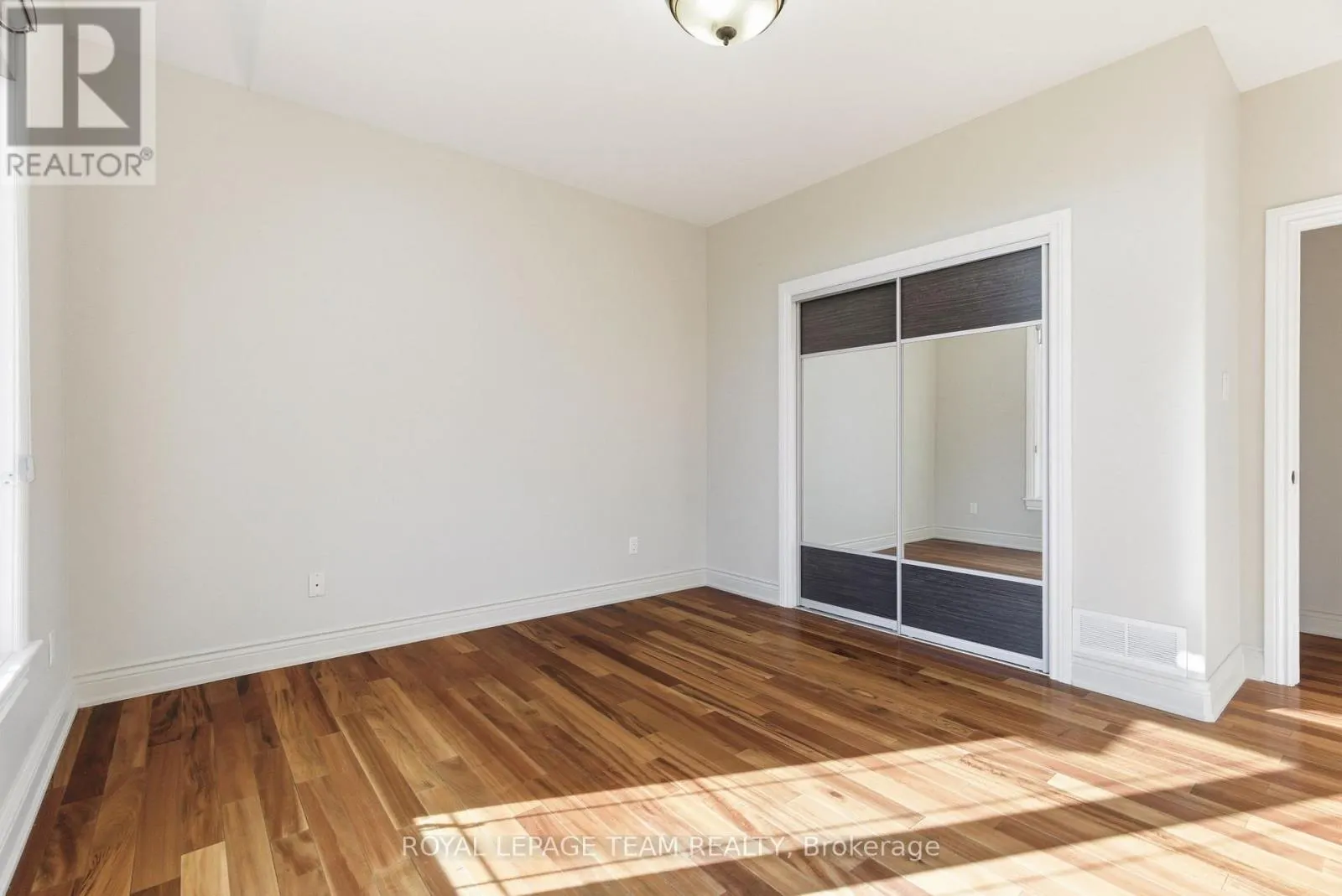 6903 LAKE FOREST WALK