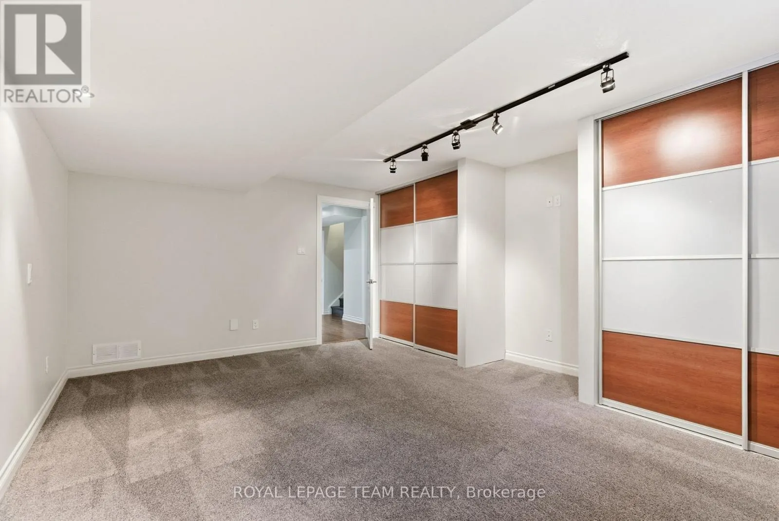 6903 LAKE FOREST WALK