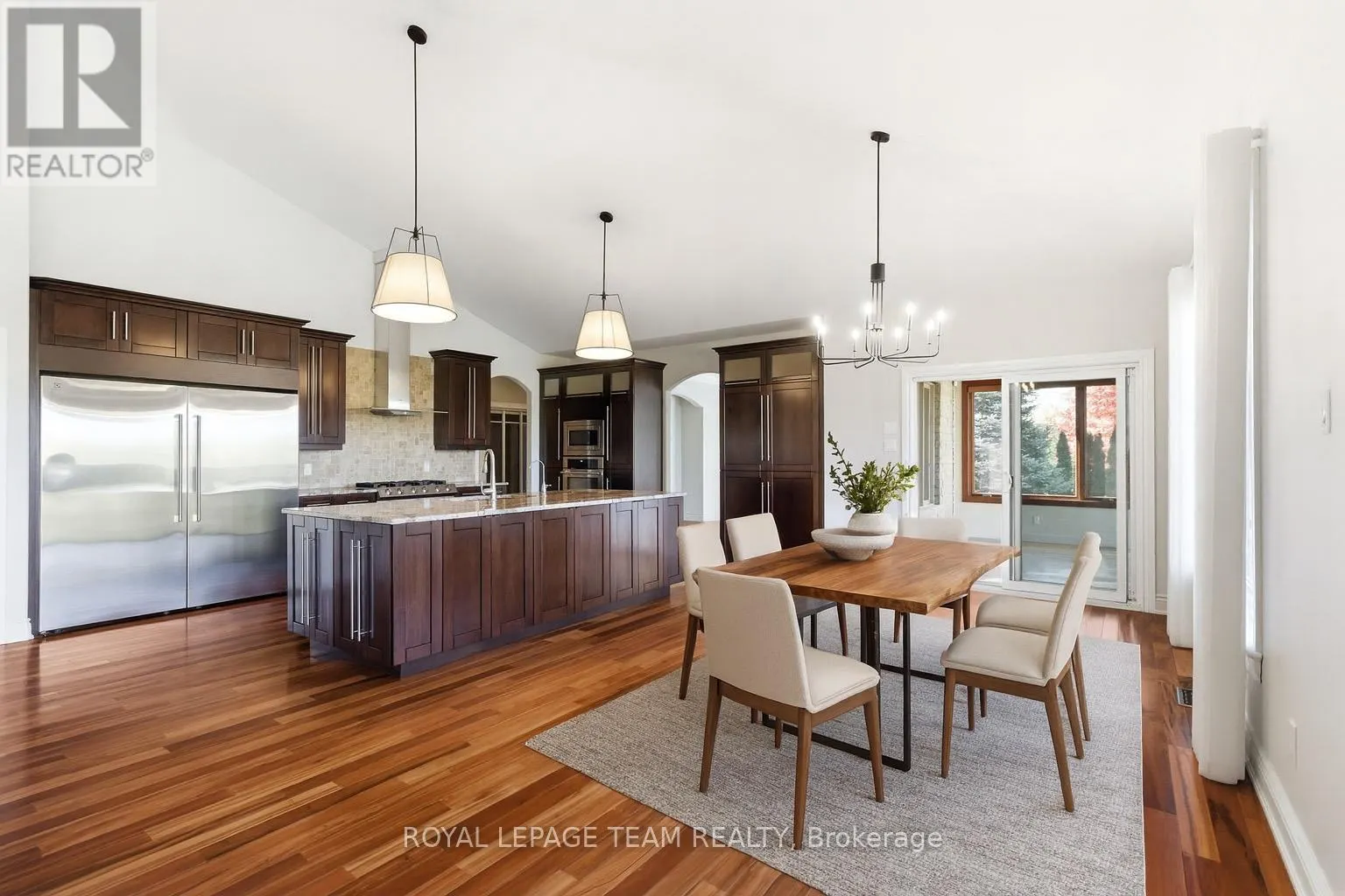 6903 LAKE FOREST WALK
