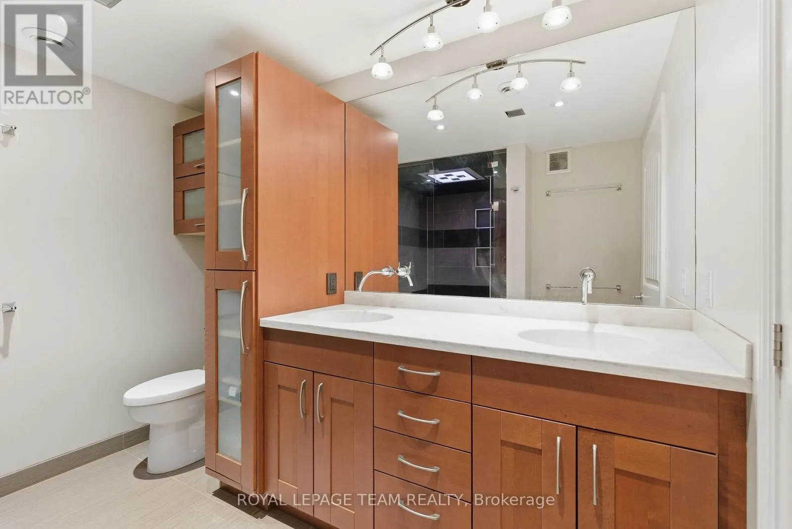 6903 LAKE FOREST WALK