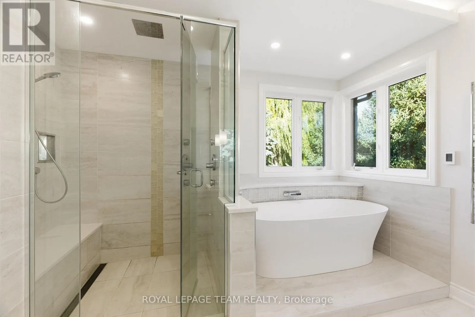 6903 LAKE FOREST WALK