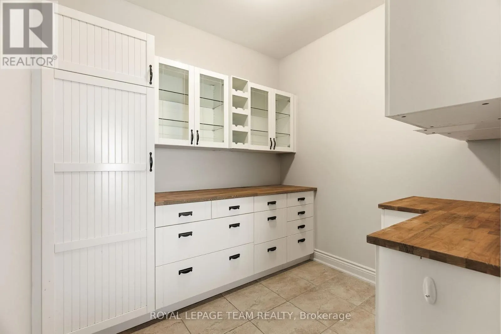 6903 LAKE FOREST WALK