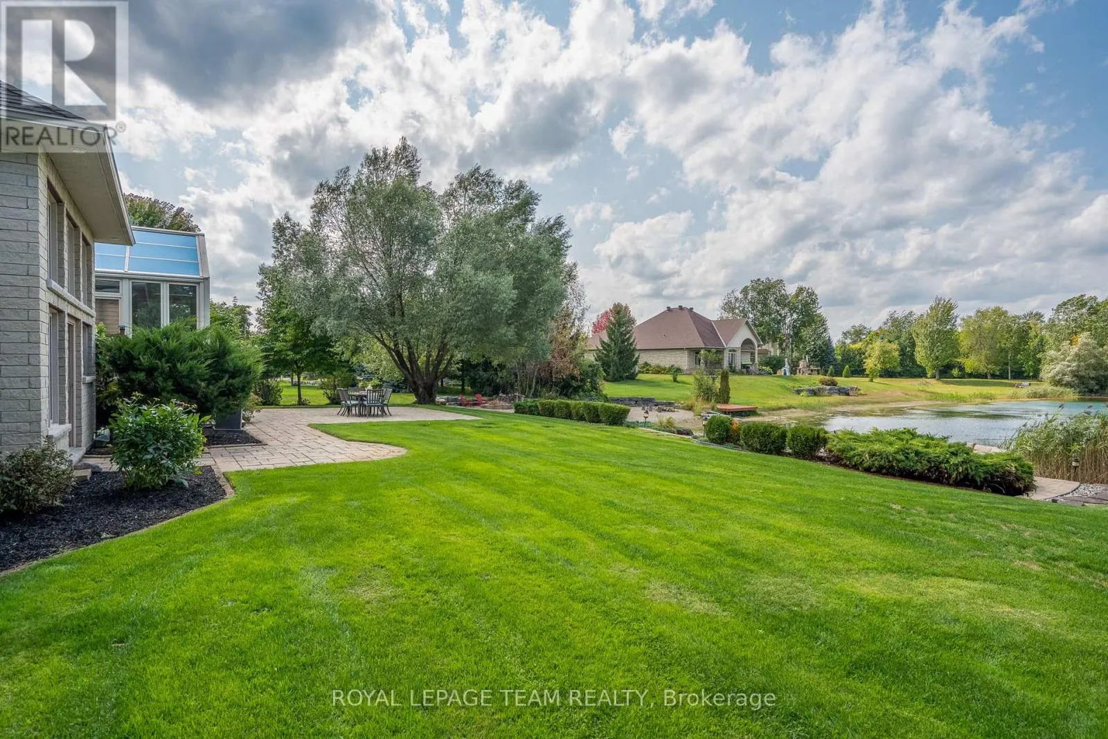 6903 LAKE FOREST WALK