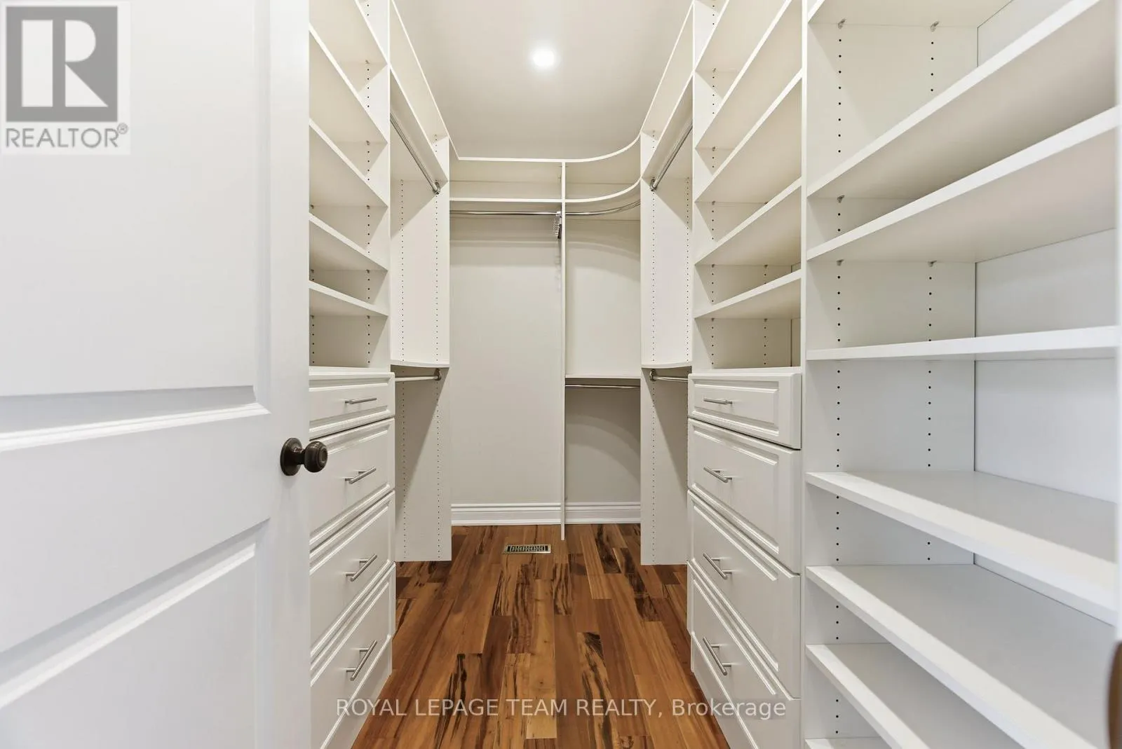 6903 LAKE FOREST WALK