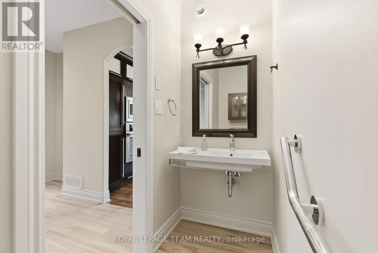 6903 LAKE FOREST WALK