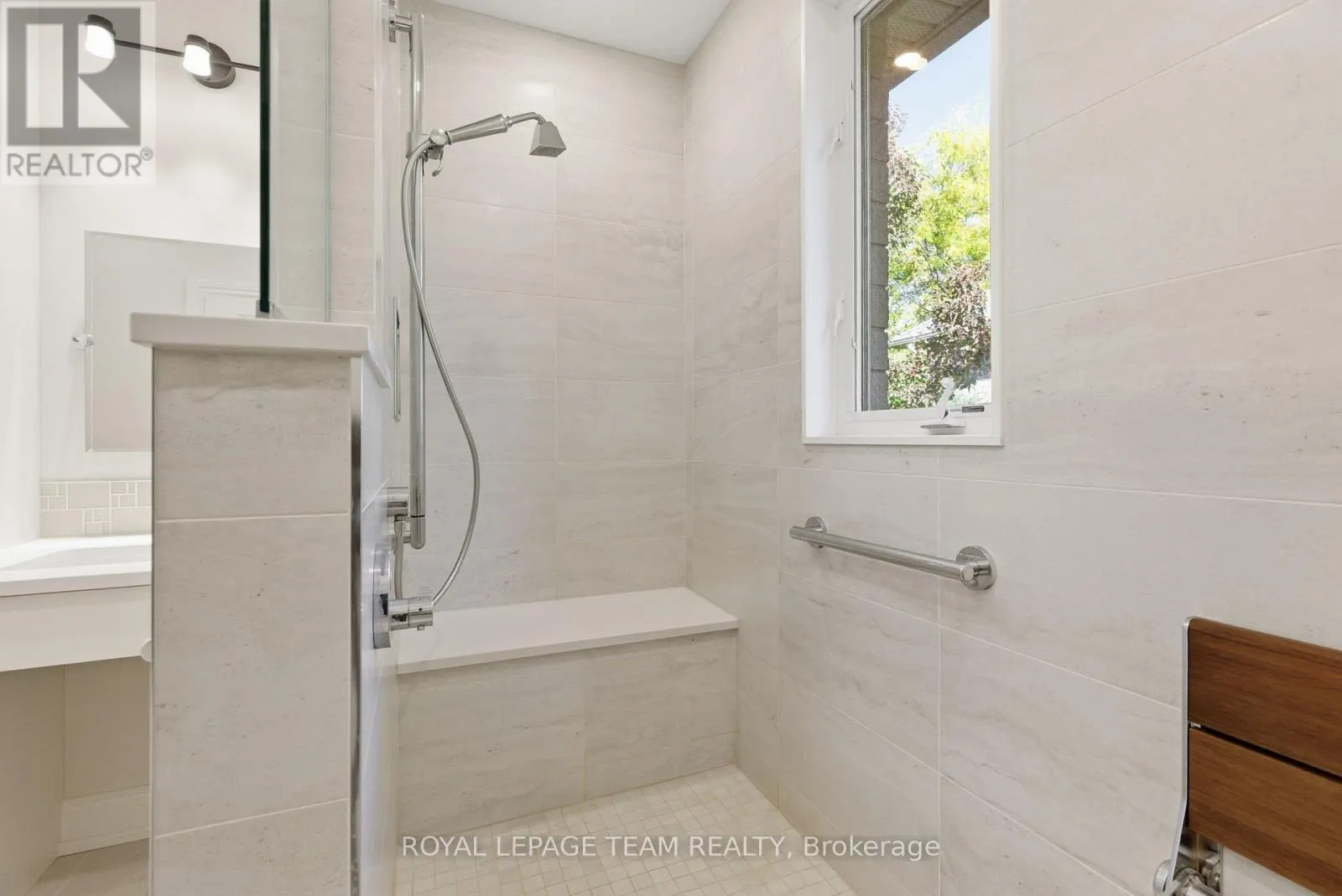 6903 LAKE FOREST WALK