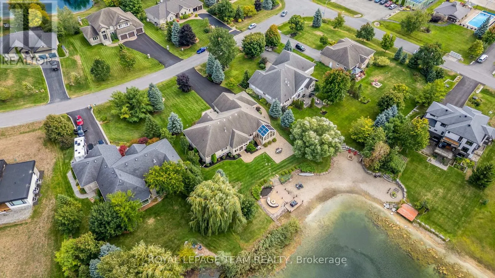 6903 LAKE FOREST WALK