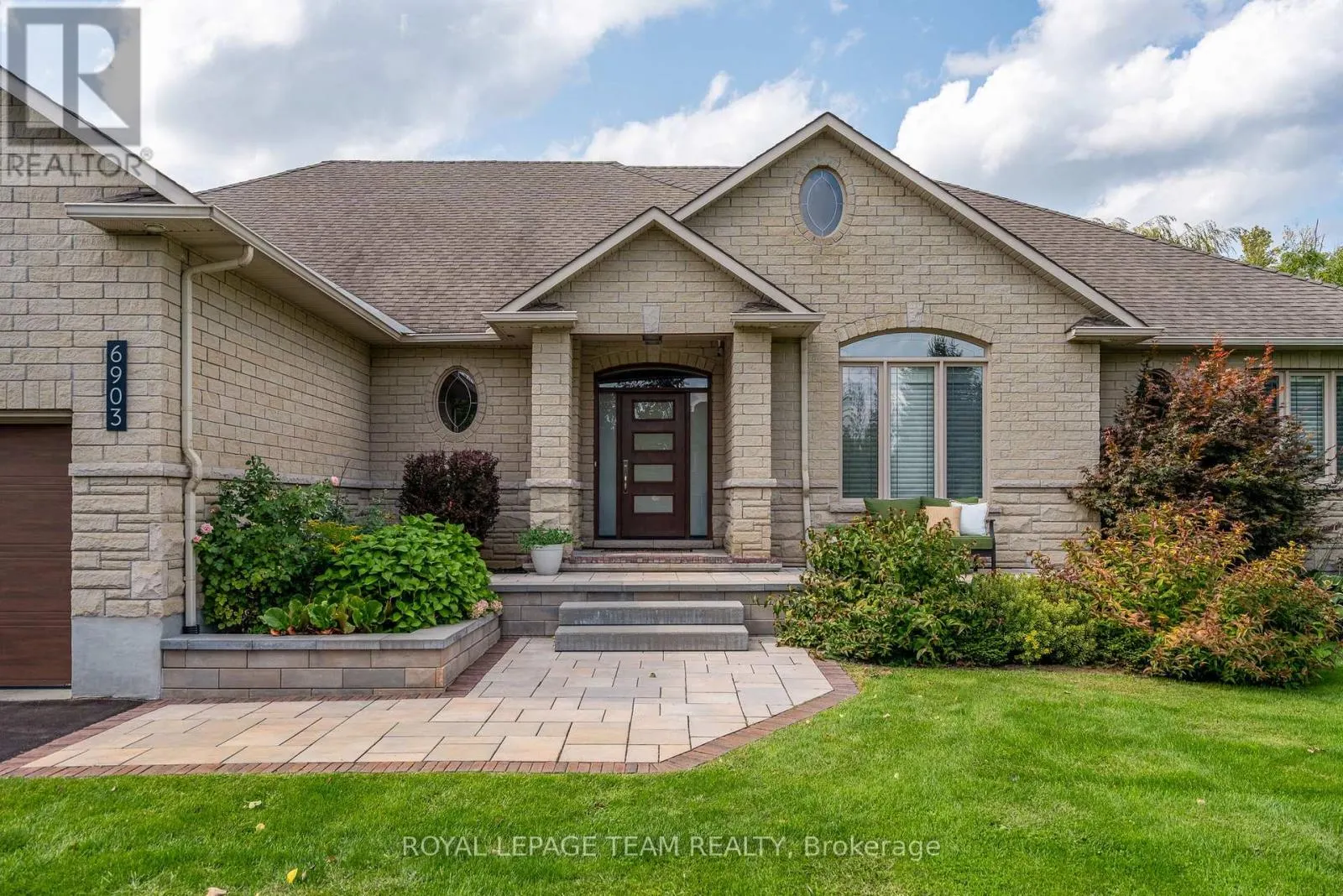 6903 LAKE FOREST WALK
