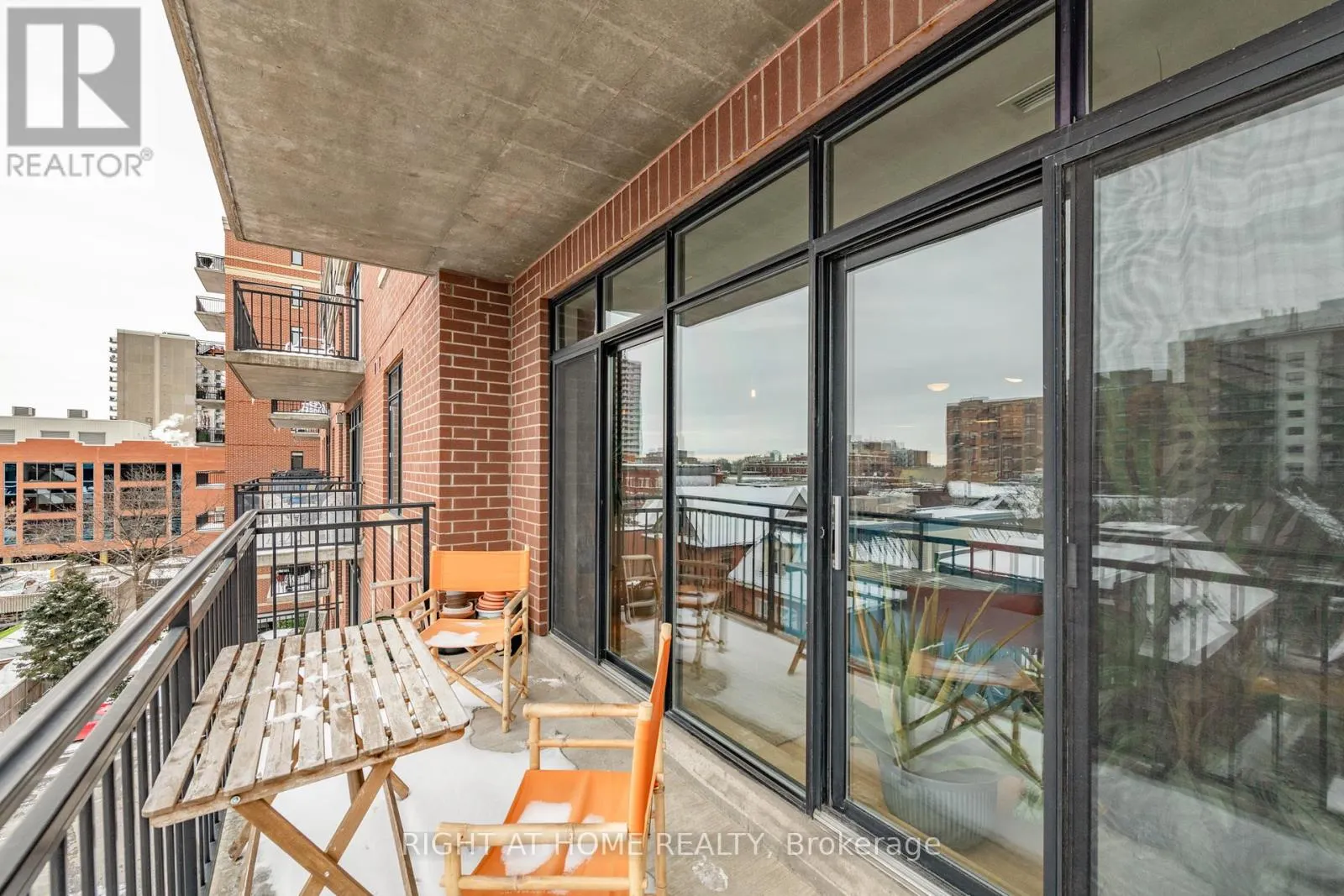 504 - 364 COOPER STREET