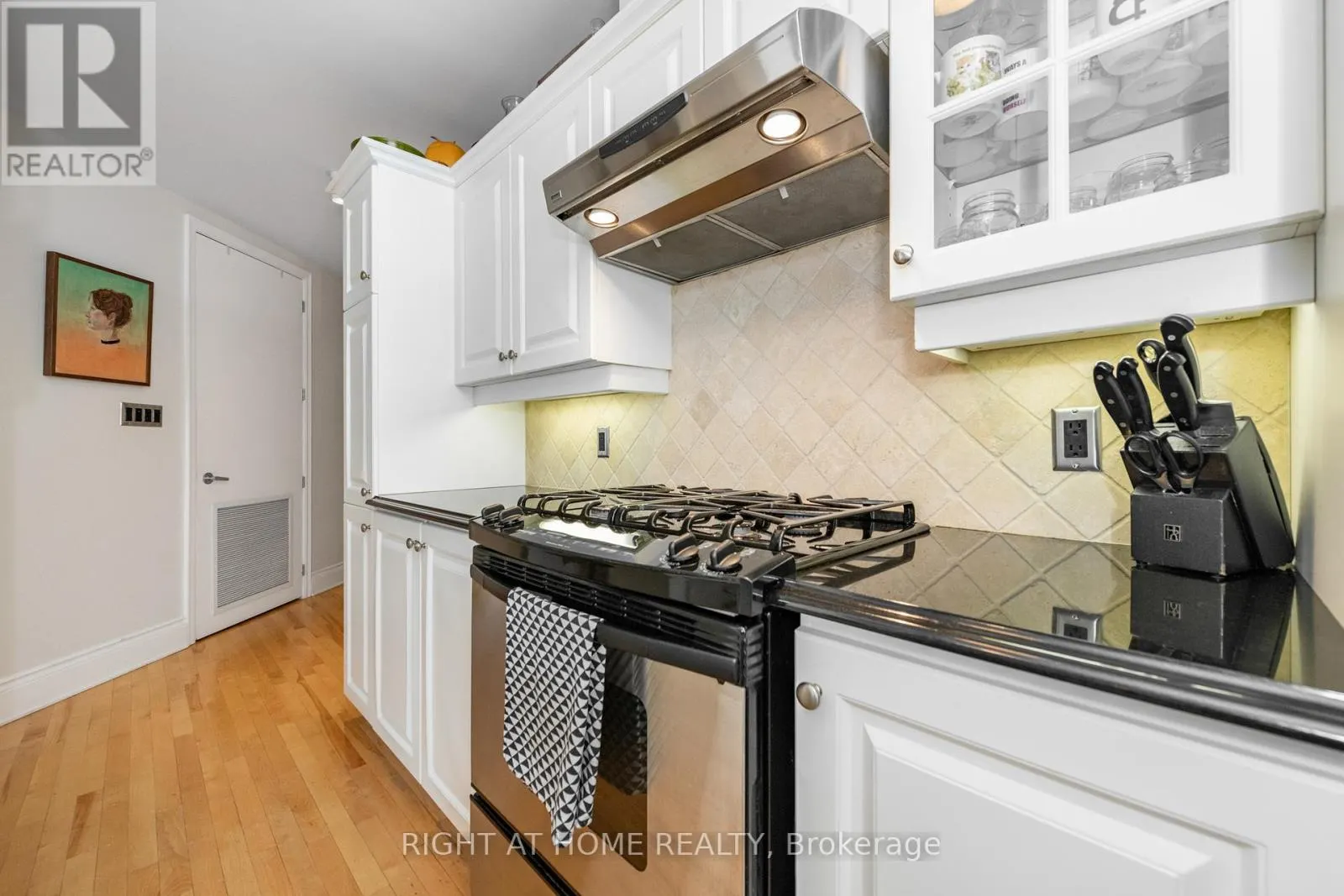 504 - 364 COOPER STREET