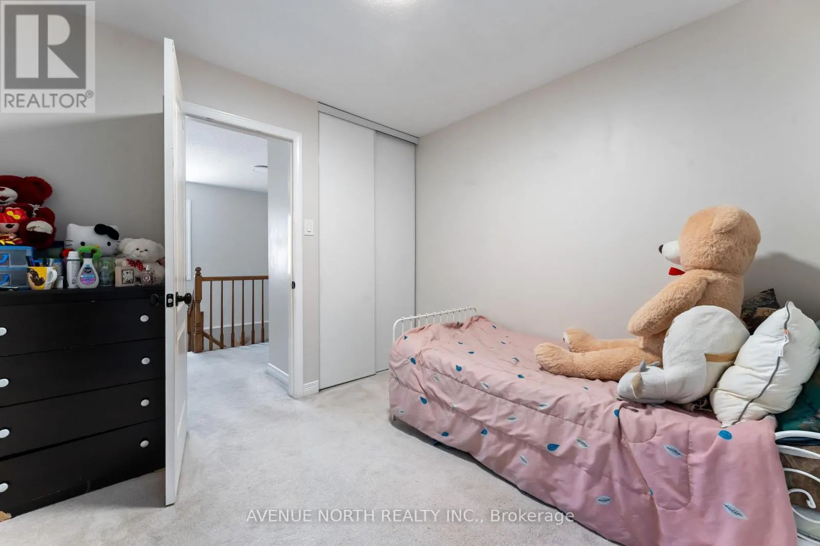 33 SARRAZIN WAY