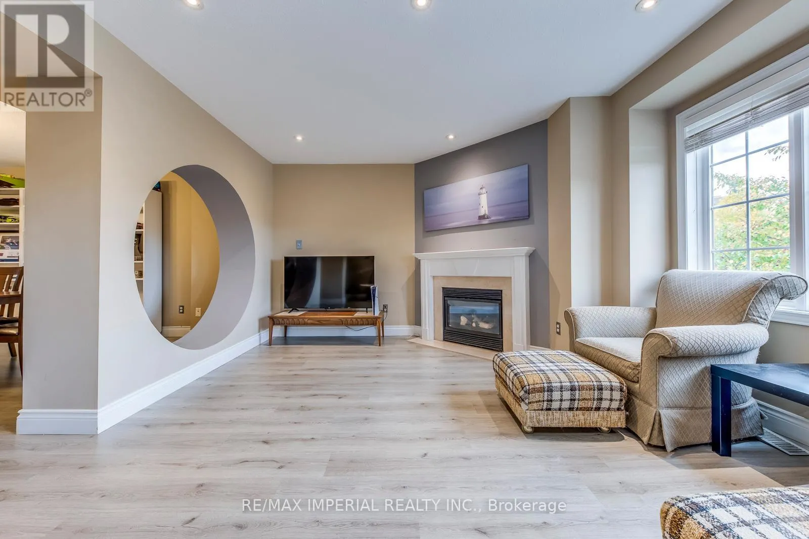 25 - 7 SOUTHSIDE PLACE