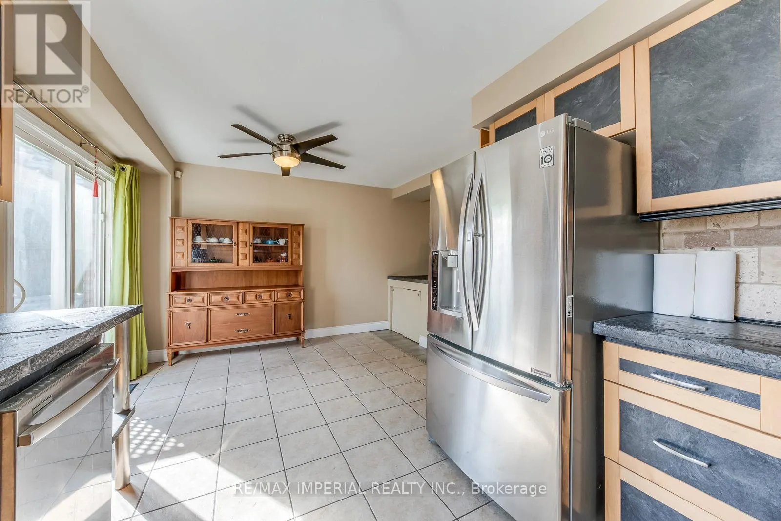 25 - 7 SOUTHSIDE PLACE