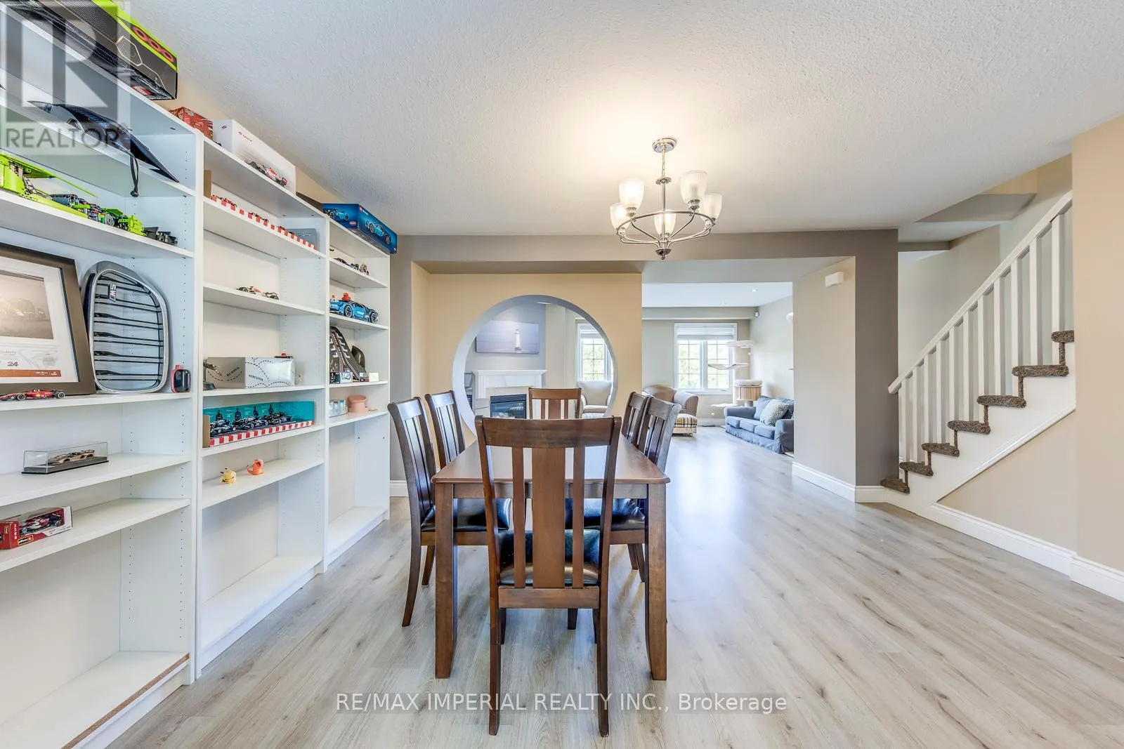 25 - 7 SOUTHSIDE PLACE