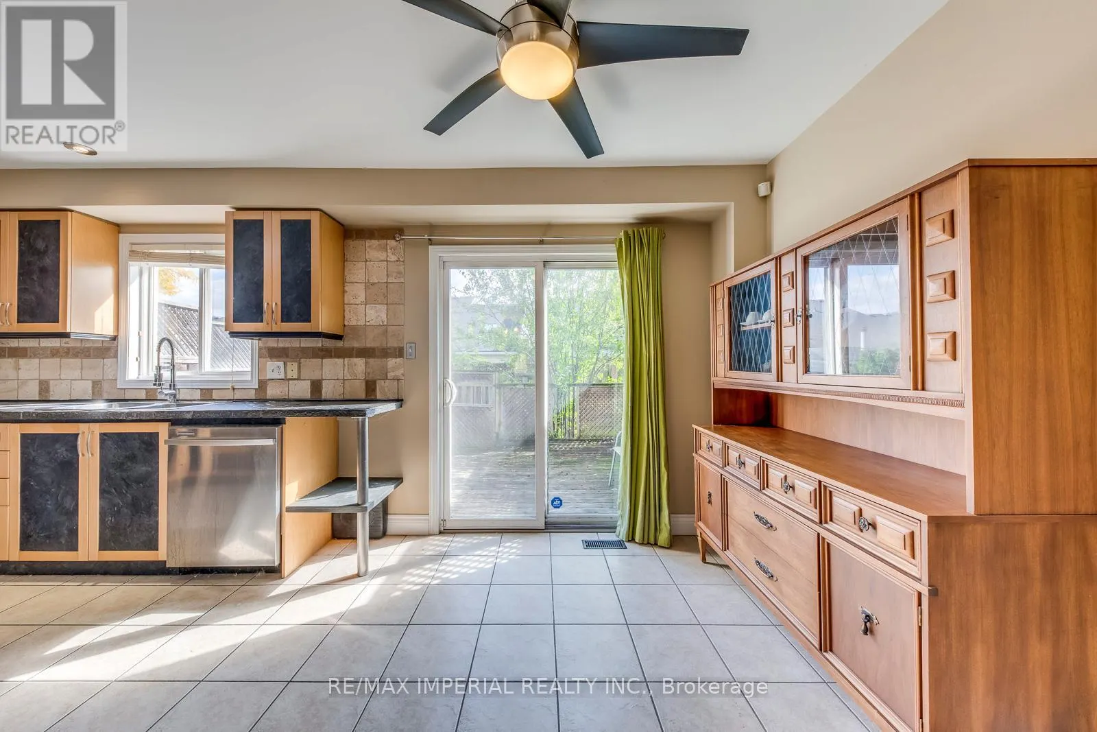 25 - 7 SOUTHSIDE PLACE