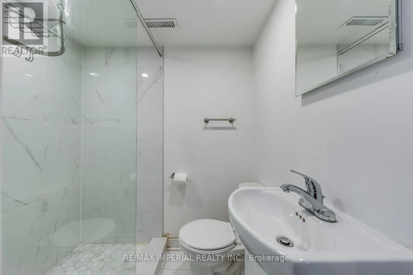 25 - 7 SOUTHSIDE PLACE