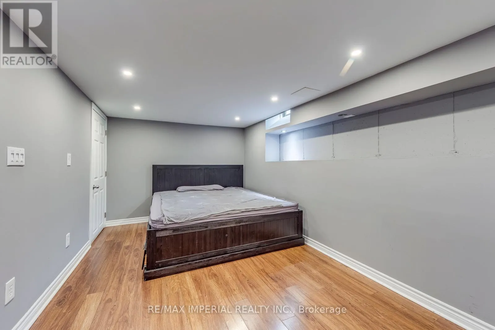 25 - 7 SOUTHSIDE PLACE