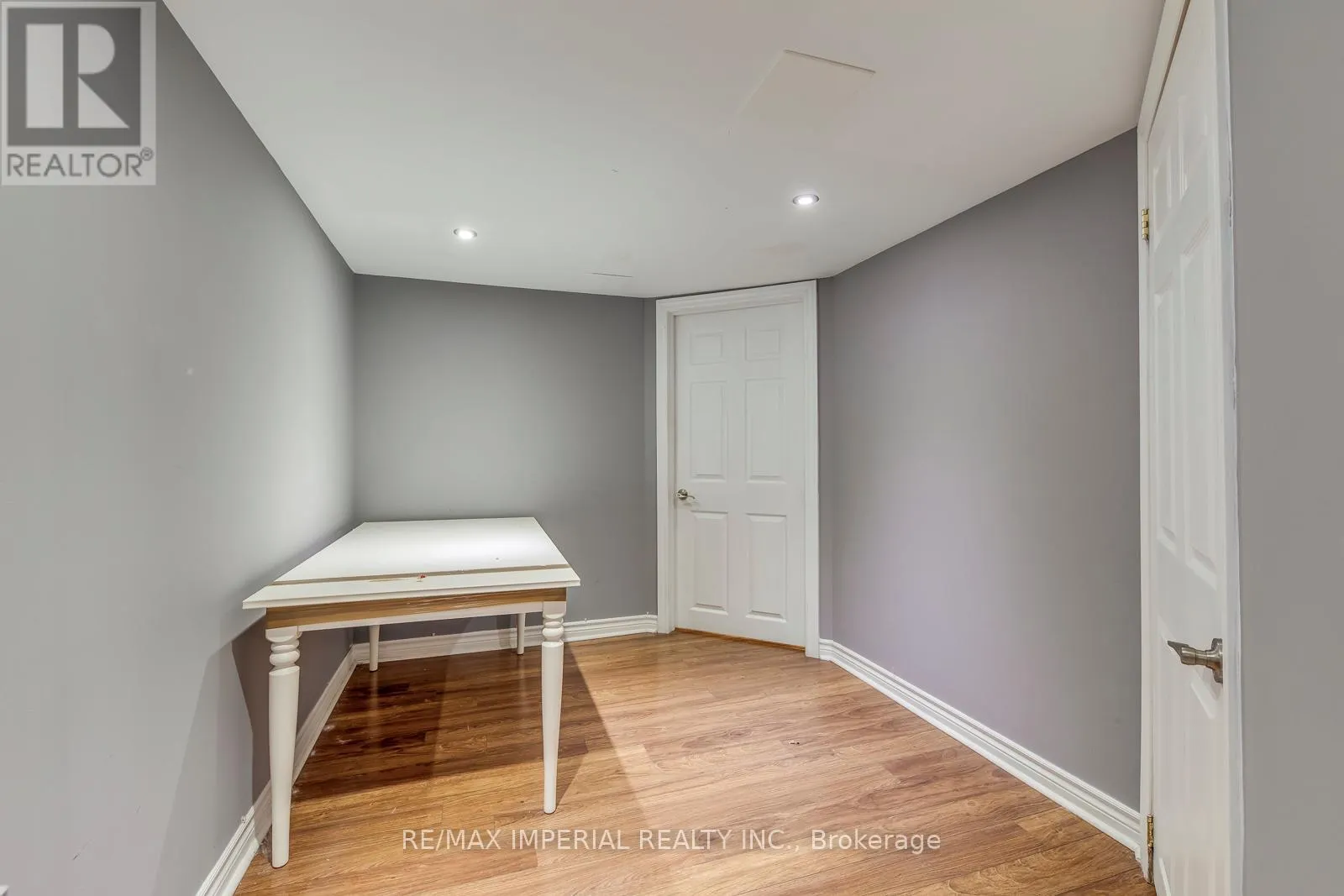 25 - 7 SOUTHSIDE PLACE