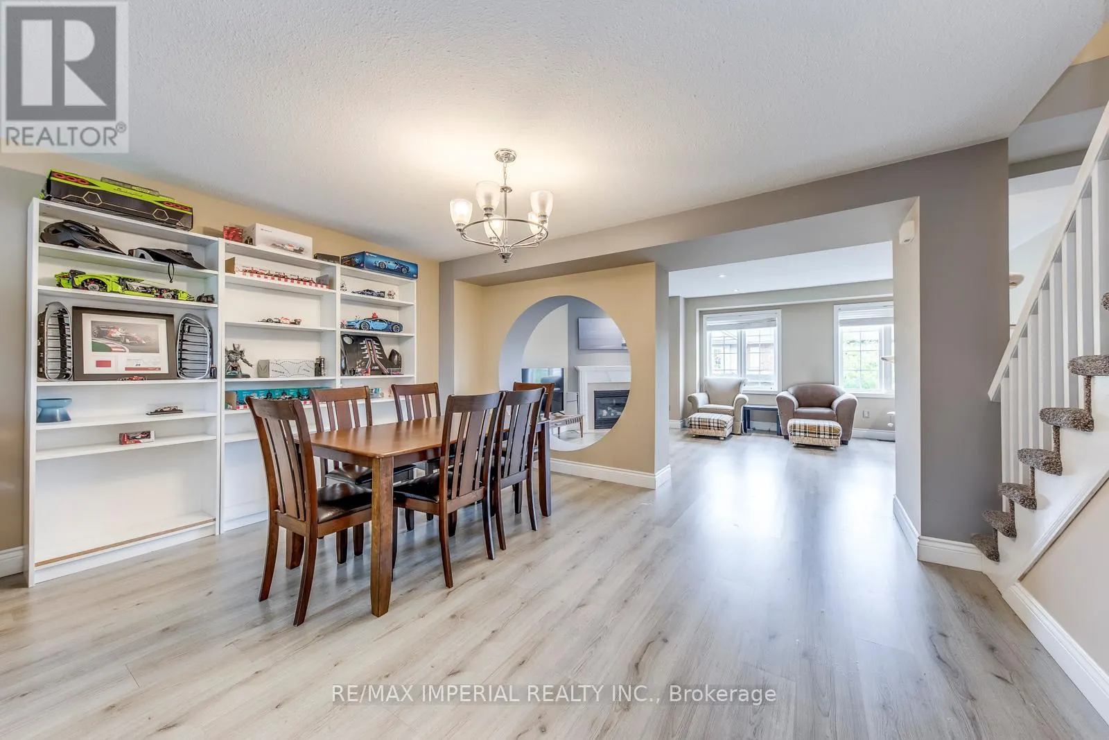 25 - 7 SOUTHSIDE PLACE