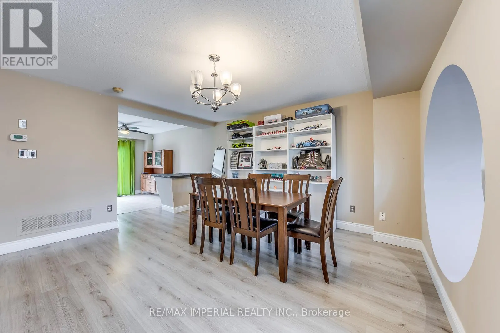 25 - 7 SOUTHSIDE PLACE